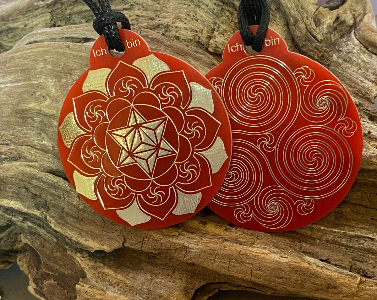 Amulett – Ich bin – Merkaba – Triskele rot mit zinnlegiert ca. 48mmx52 mm – Produktansicht 1