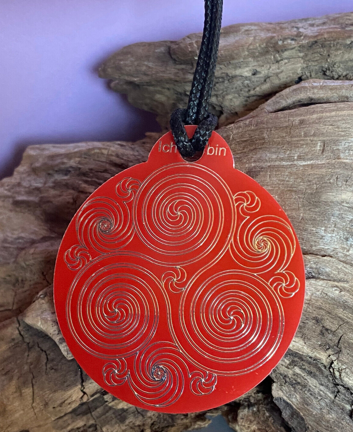 Amulett – Ich bin – Merkaba – Triskele rot mit zinnlegiert ca. 48mmx52 mm – Produktansicht 1