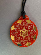 Amulett – Ich bin – Merkaba – Triskele rot mit zinnlegiert ca. 48mmx52 mm – Produktansicht 1