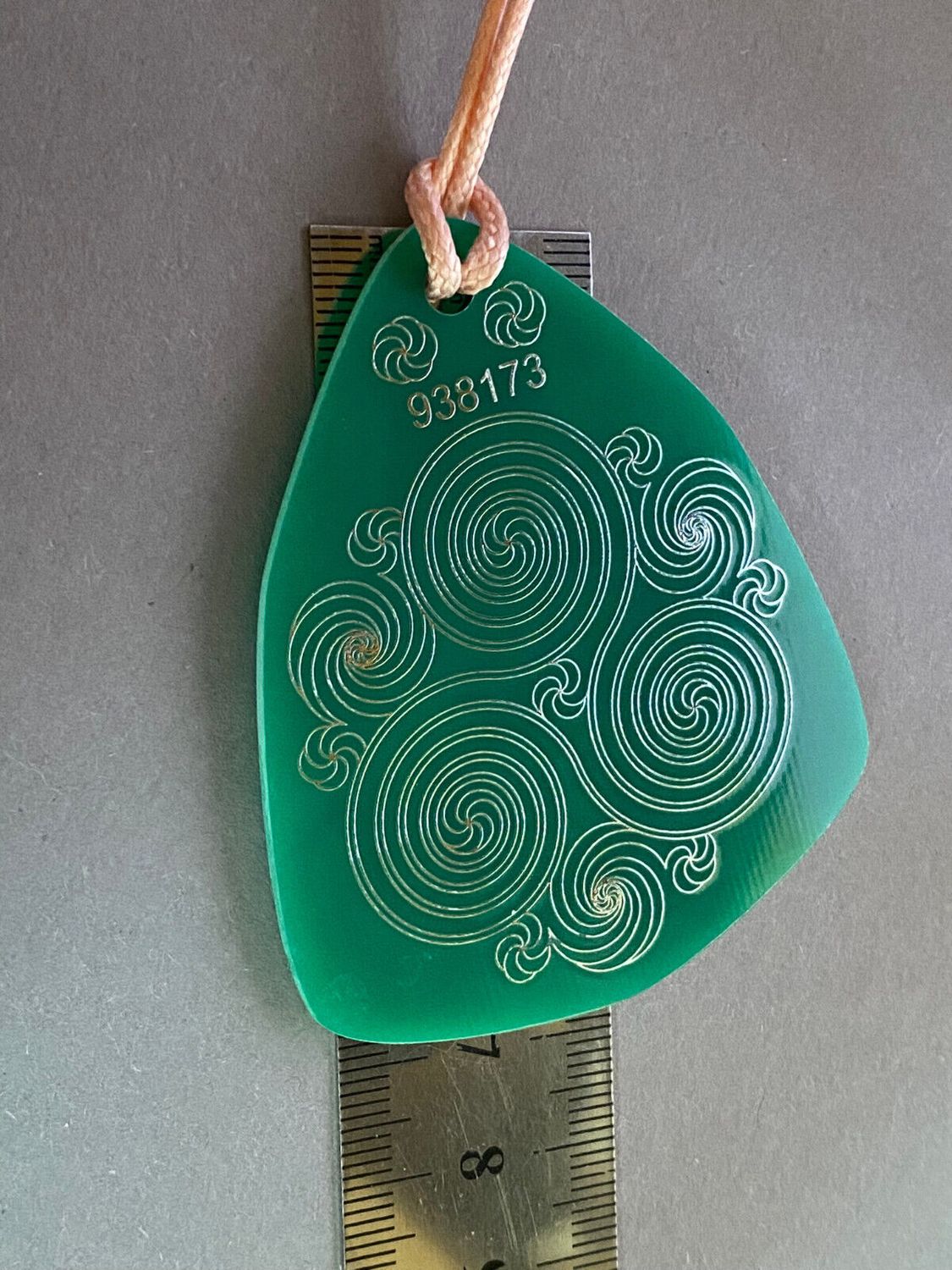 Amulett – Disc – Ganesha der Glücksbote+ die – 69 mm / zinnlegiert / grün – Produktansicht 1