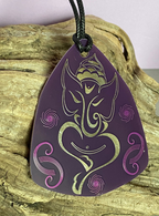 Amulett – Disc – Ganesha der Glücksbote+ die – 69 mm / zinnlegiert / flieder lila – Produktansicht 1