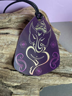 Amulett – Disc – Ganesha der Glücksbote+ die – 69 mm / zinnlegiert / flieder lila – Produktansicht 1