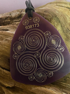 Amulett – Disc – Ganesha der Glücksbote+ die – 69 mm / zinnlegiert / flieder lila – Produktansicht 1
