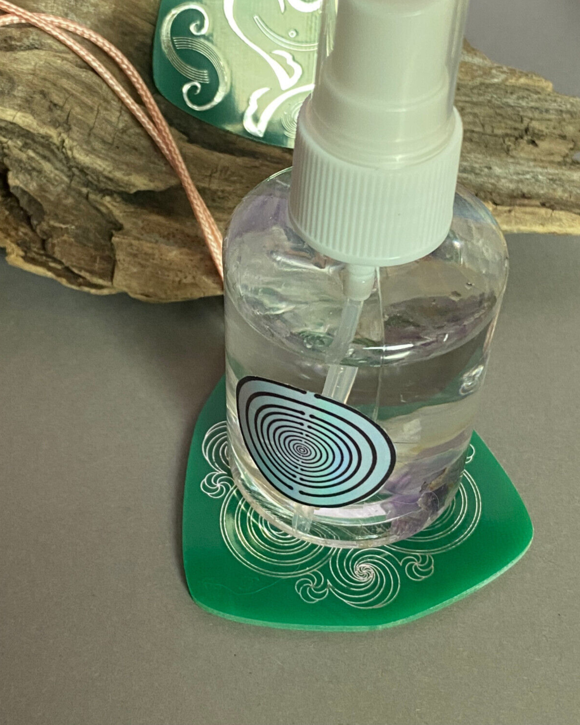 Amulett – Disc – Ganesha der Glücksbote+ die – 69 mm / zinnlegiert / grün – Produktansicht 1