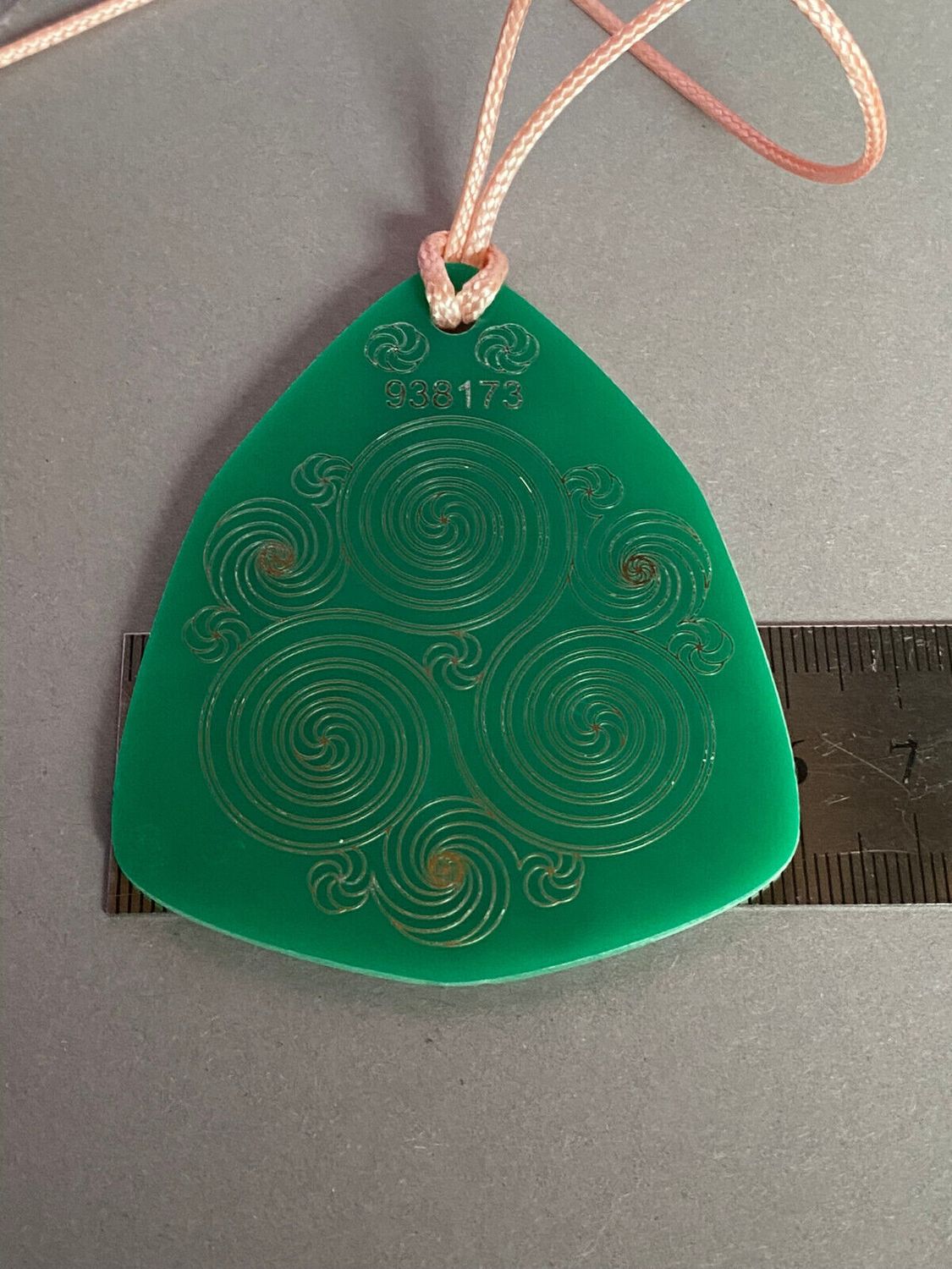 Amulett – Disc – Ganesha der Glücksbote+ die – 69 mm / zinnlegiert / grün – Produktansicht 1