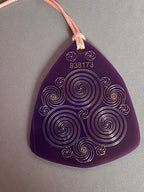 Amulett – Disc – Ganesha der Glücksbote+ die – 69 mm / zinnlegiert / flieder lila – Produktansicht 1