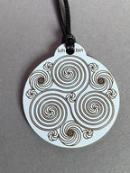 Amulett – Ich bin – Merkaba – Triskele weiß mit zinnlegiert ca. 48mmx52 mm – Produktansicht 1