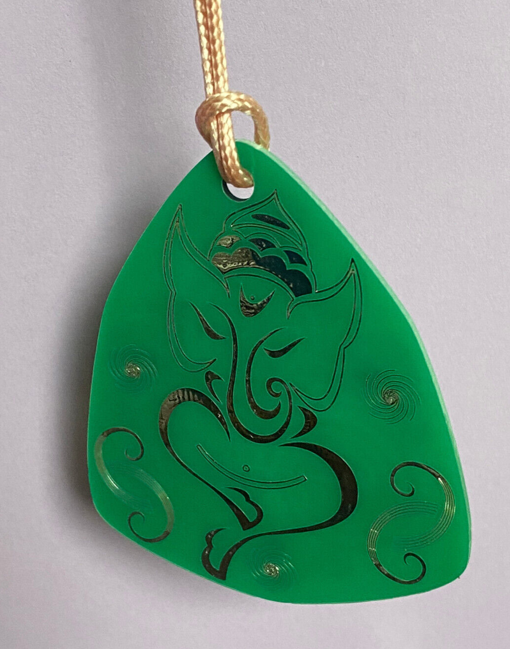 Amulett – Disc – Ganesha der Glücksbote+ die – 69 mm / zinnlegiert / grün – Produktansicht 1