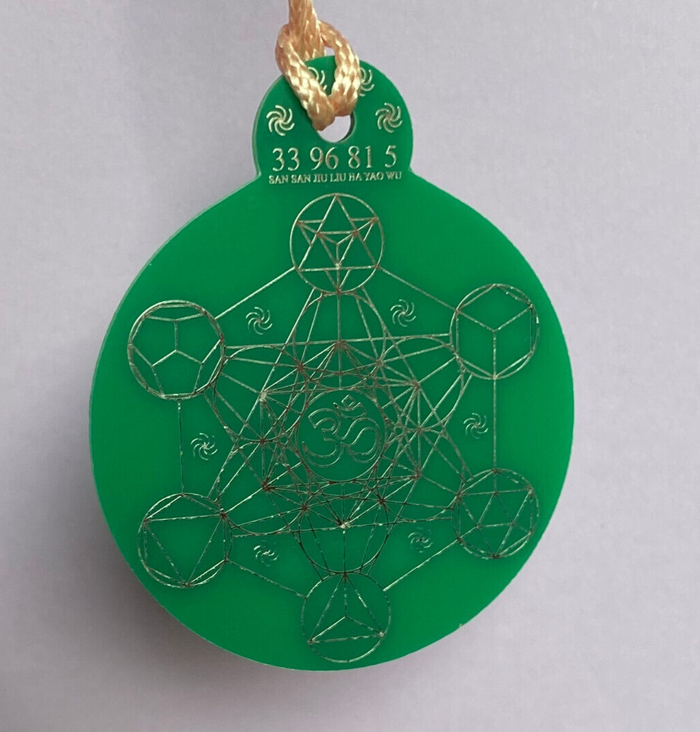 Anhänger Metatron waldgrün, zinnlegiert ca. 52 mm x 62 mm – Produktansicht 1