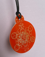 Anhänger Metatron rot, zinnlegiert ca. 52 mm x 62 mm – Produktansicht 1