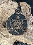 Anhänger Metatron schwarz, goldlegiert ca. 52 mm x 62 mm – Produktansicht 1