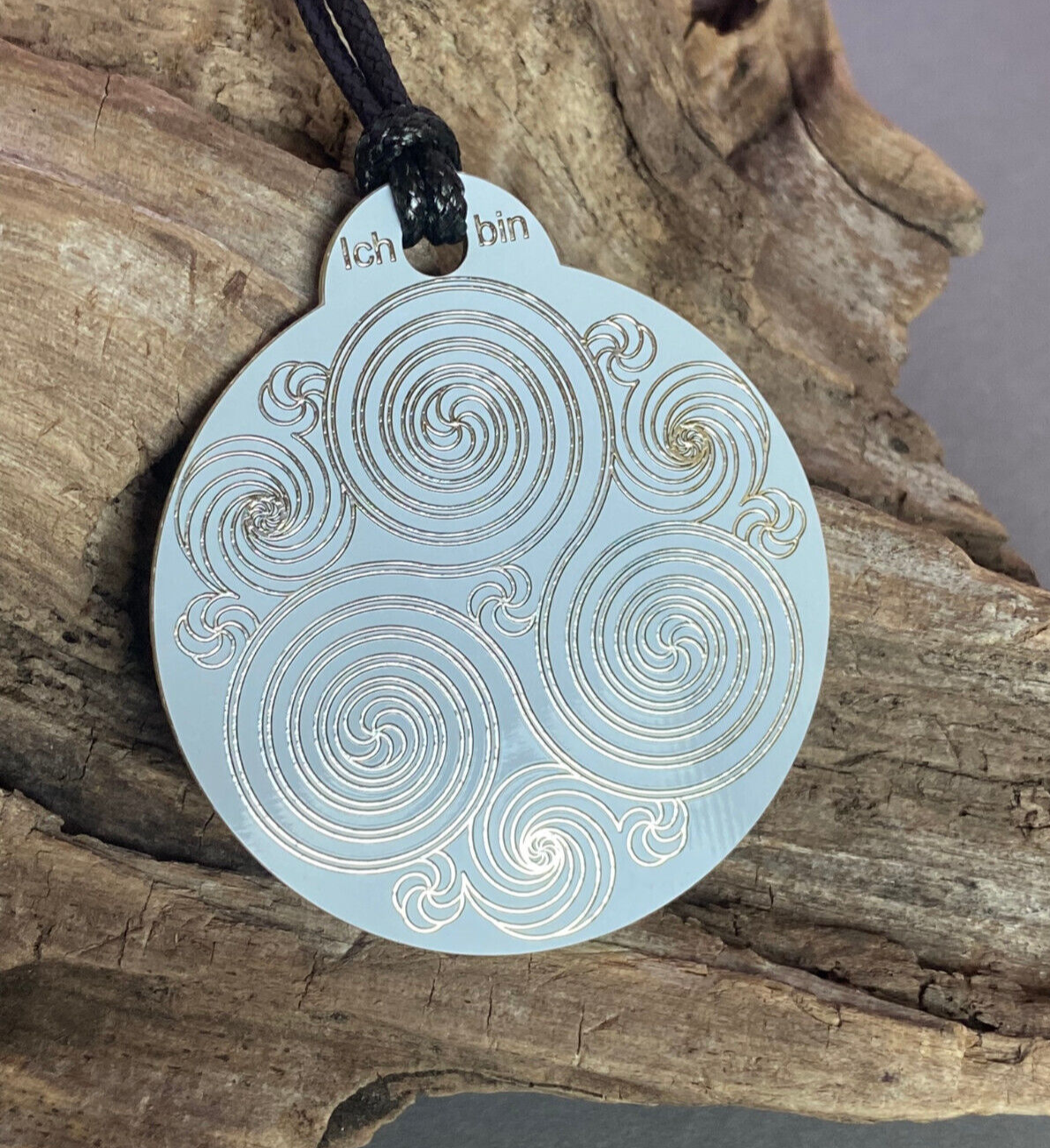 Amulett – Ich bin – Merkaba – Triskele weiß mit zinnlegiert ca. 48mmx52 mm – Produktansicht 1