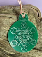 Anhänger Metatron waldgrün, zinnlegiert ca. 52 mm x 62 mm – Produktansicht 1
