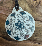 Amulett – Ich bin – Merkaba – Triskele weiß mit zinnlegiert ca. 48mmx52 mm – Produktansicht 1