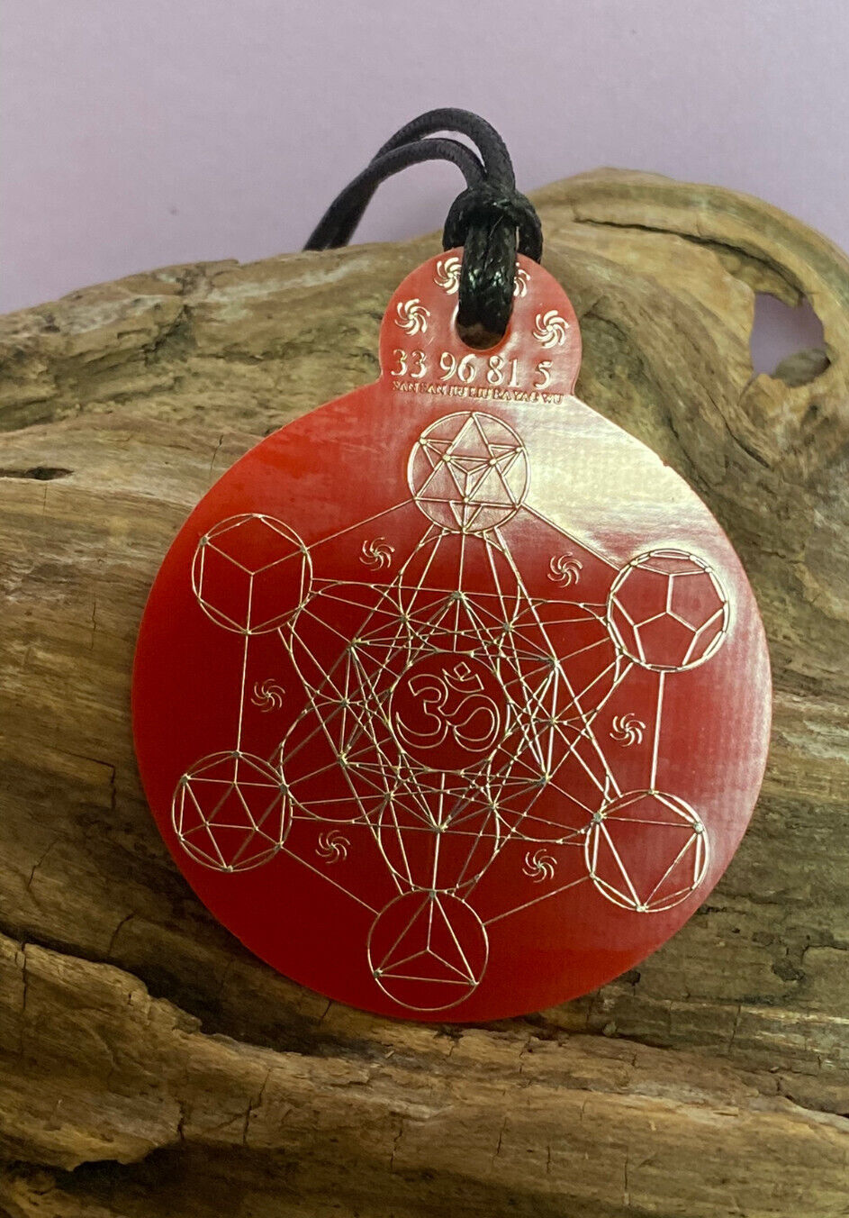 Anhänger Metatron rot, zinnlegiert ca. 52 mm x 62 mm – Produktansicht 1