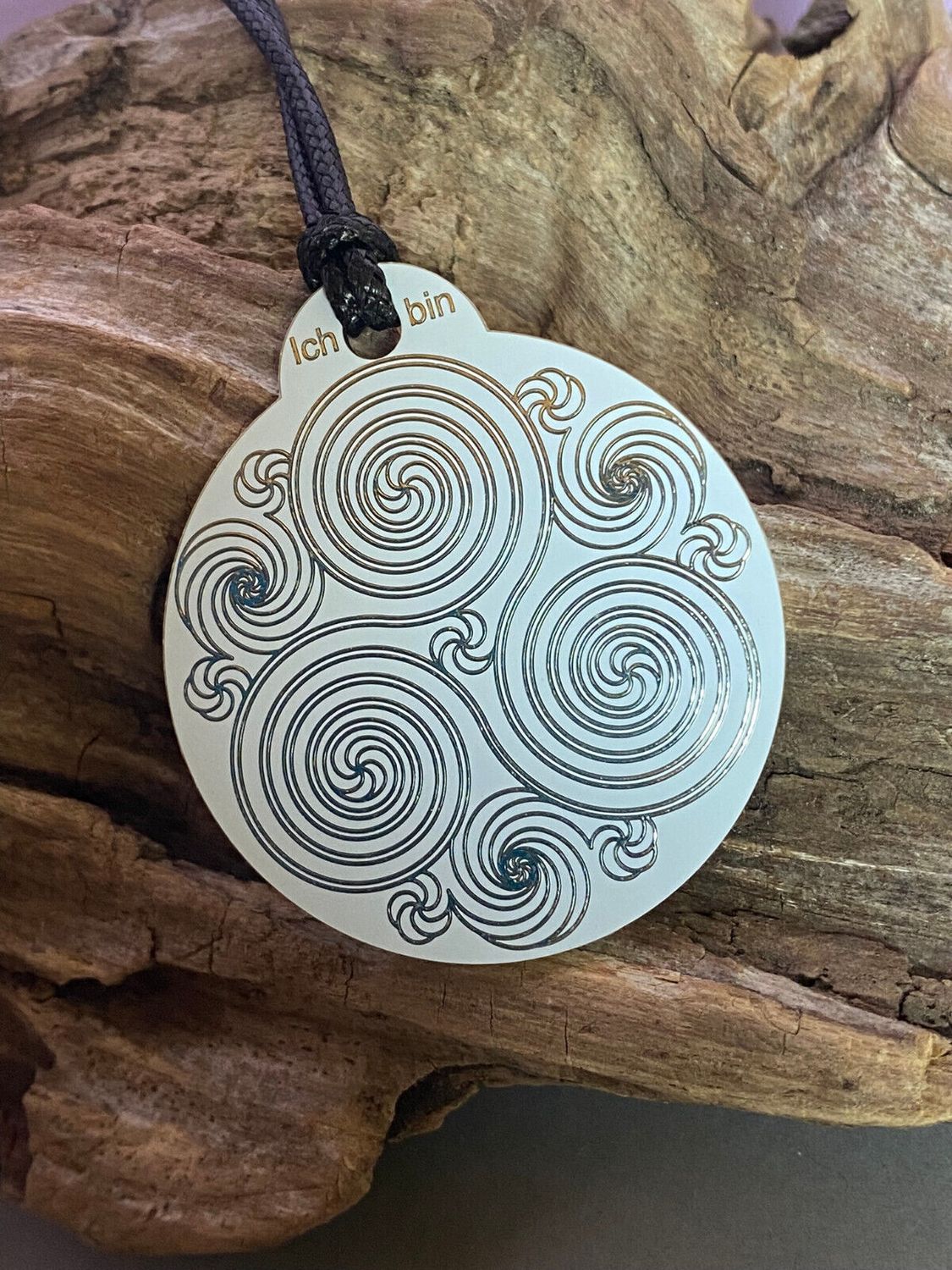 Amulett – Ich bin – Merkaba – Triskele weiß mit zinnlegiert ca. 48mmx52 mm – Produktansicht 1