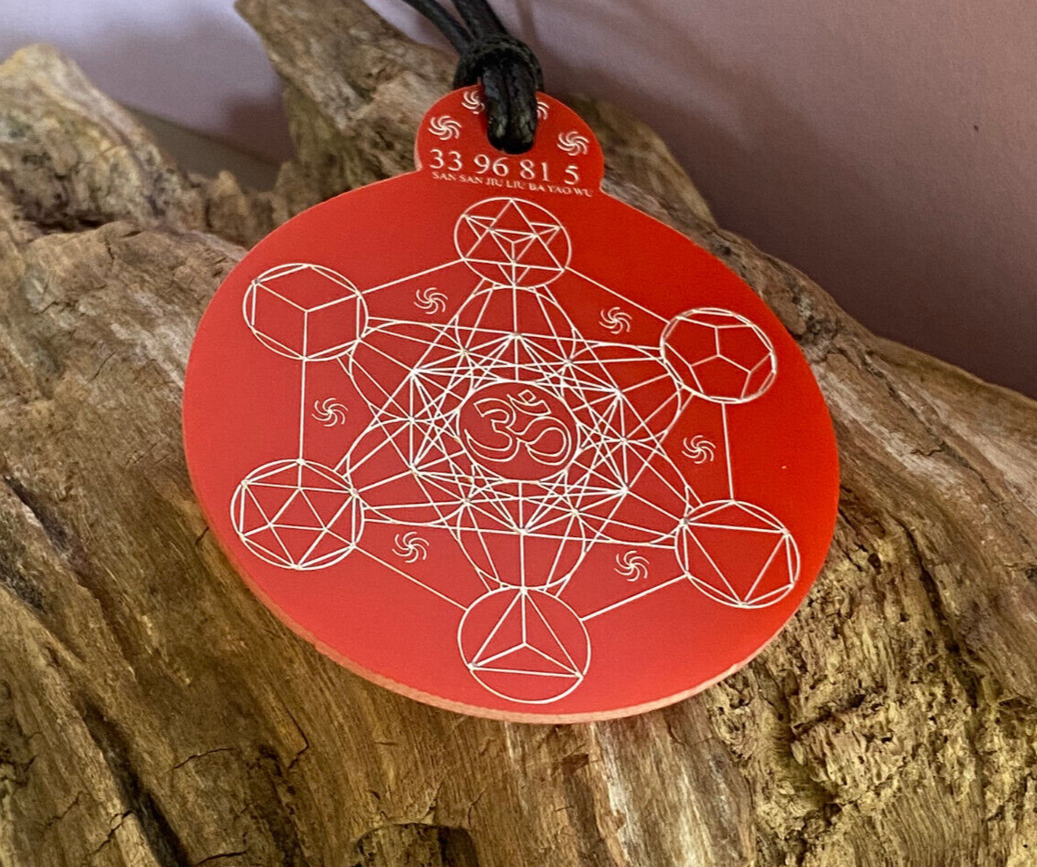 Anhänger Metatron rot, zinnlegiert ca. 52 mm x 62 mm – Produktansicht 1