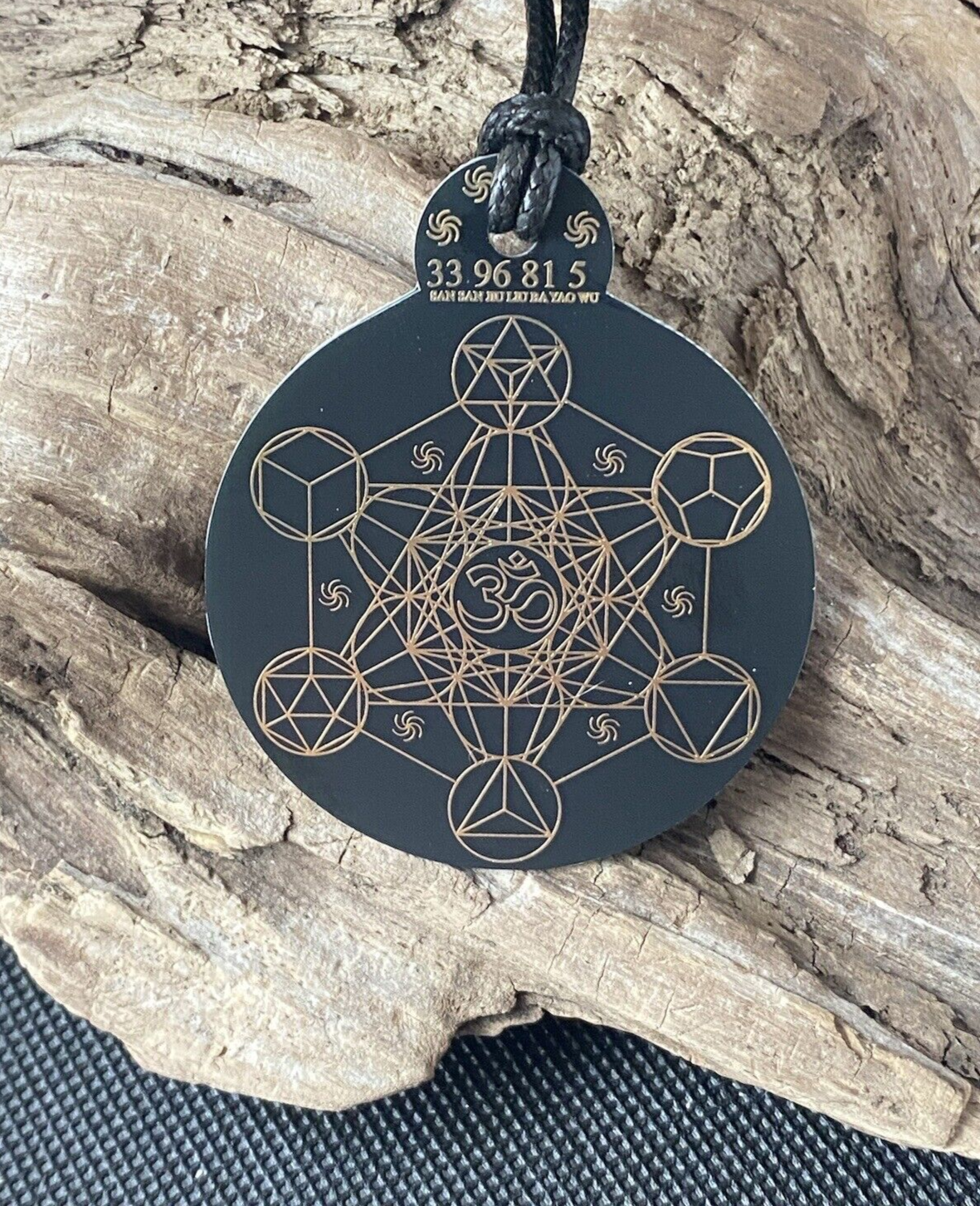 Anhänger Metatron schwarz, goldlegiert ca. 52 mm x 62 mm – Produktansicht 1