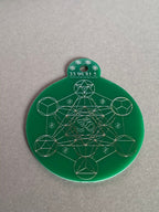Anhänger Metatron waldgrün, zinnlegiert ca. 52 mm x 62 mm – Produktansicht 1