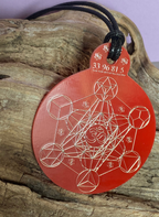 Anhänger Metatron rot, zinnlegiert ca. 52 mm x 62 mm – Produktansicht 1