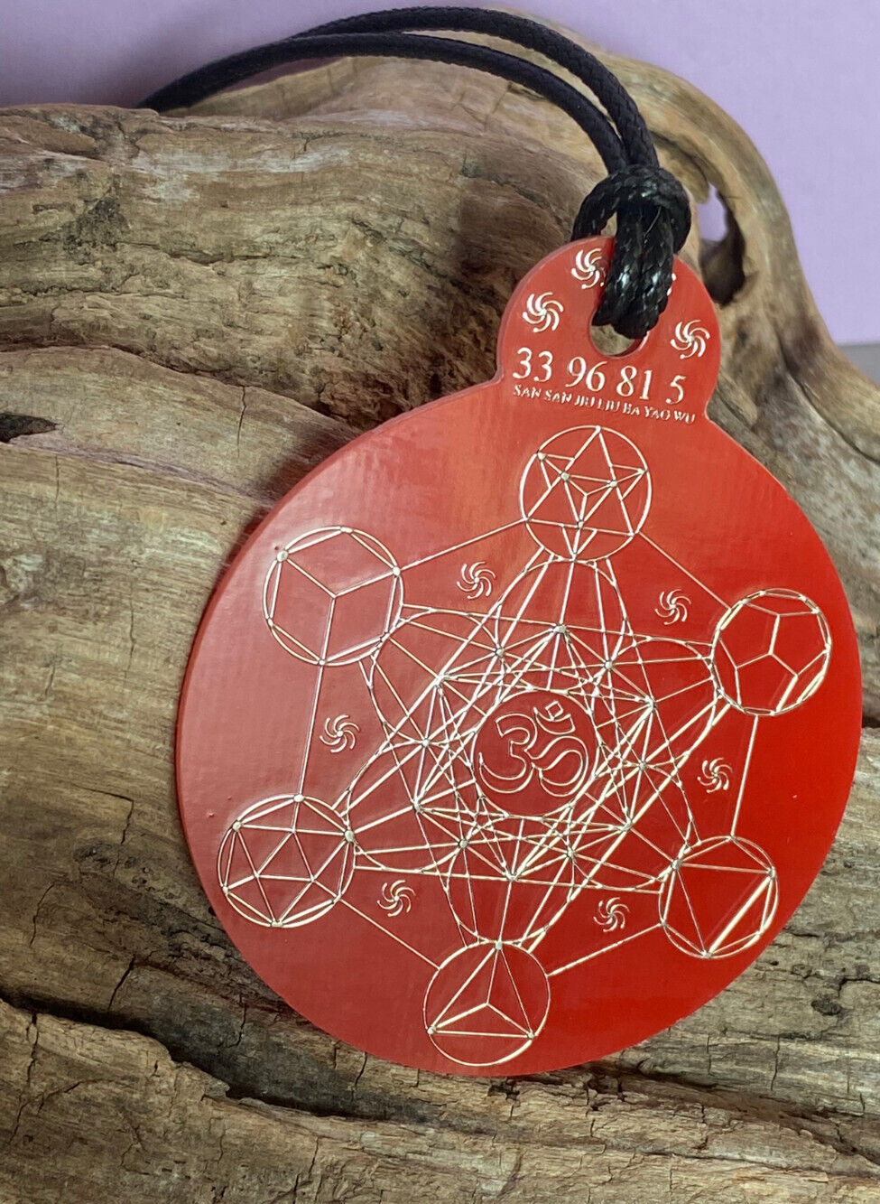 Anhänger Metatron rot, zinnlegiert ca. 52 mm x 62 mm – Produktansicht 1