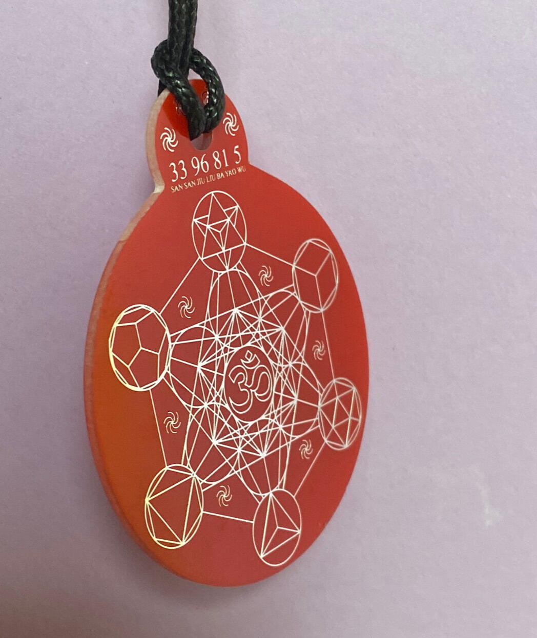 Anhänger Metatron rot, zinnlegiert ca. 52 mm x 62 mm – Produktansicht 1