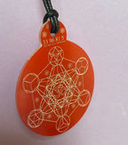 Anhänger Metatron rot, zinnlegiert ca. 52 mm x 62 mm – Produktansicht 1