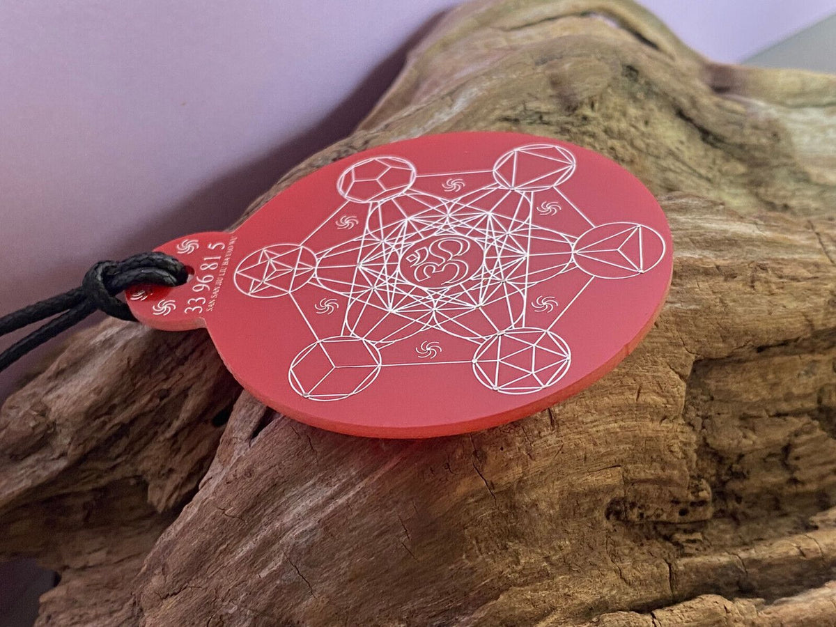 Anhänger Metatron rot, zinnlegiert ca. 52 mm x 62 mm – Produktansicht 1