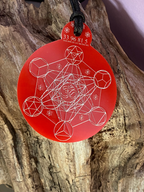 Anhänger Metatron rot, zinnlegiert ca. 52 mm x 62 mm – Produktansicht 1