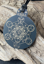 Anhänger Metatron schwarz, goldlegiert ca. 52 mm x 62 mm – Produktansicht 1