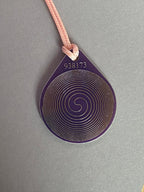 Anhänger Blume des Lebens – Bifilar Spule, flieder lila, ca. 40 mm x 48 mm, zinnlegiert – Produktansicht 1