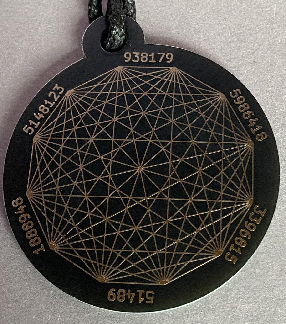 Amulett – Disc ca. 48x58 mm – Lakhovsky MWO + Dodecagram – 58 mm / goldlegiert / schwarz – Produktansicht 1