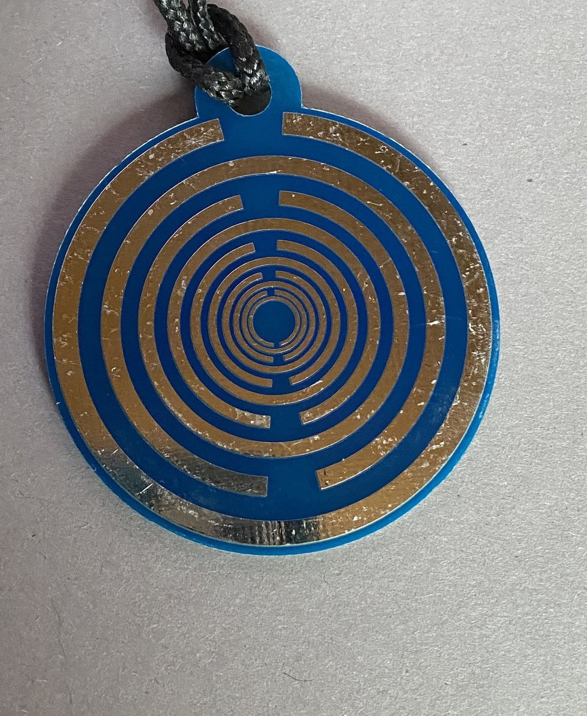 Amulett – Disc ca. 48x58 mm – Lakhovsky MWO + Dodecagram – 58 mm / zinnlegiert / blau – Produktansicht 1