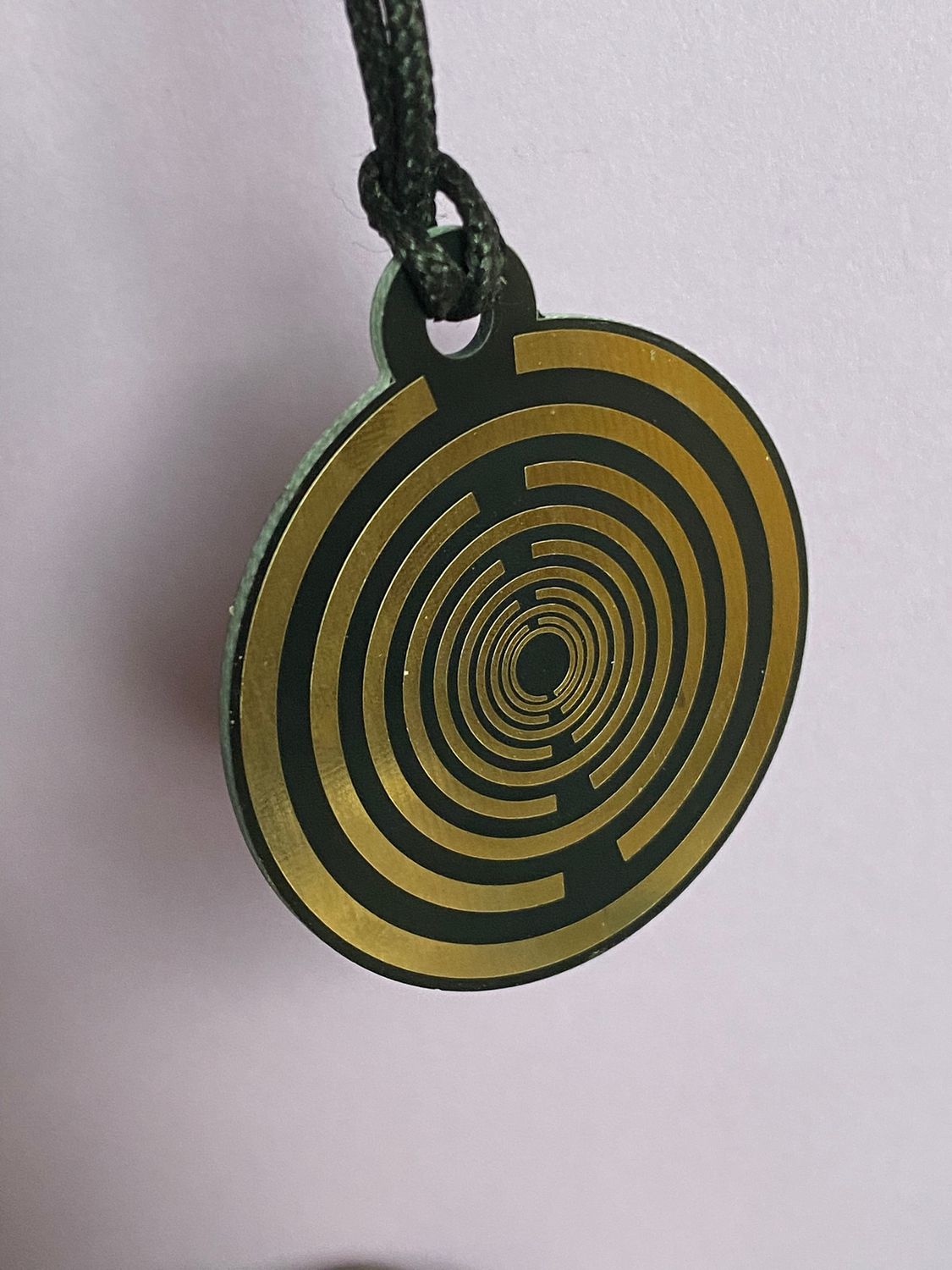 Amulett – Disc ca. 48x58 mm – Lakhovsky MWO + Dodecagram – 58 mm / goldlegiert / schwarz – Produktansicht 1
