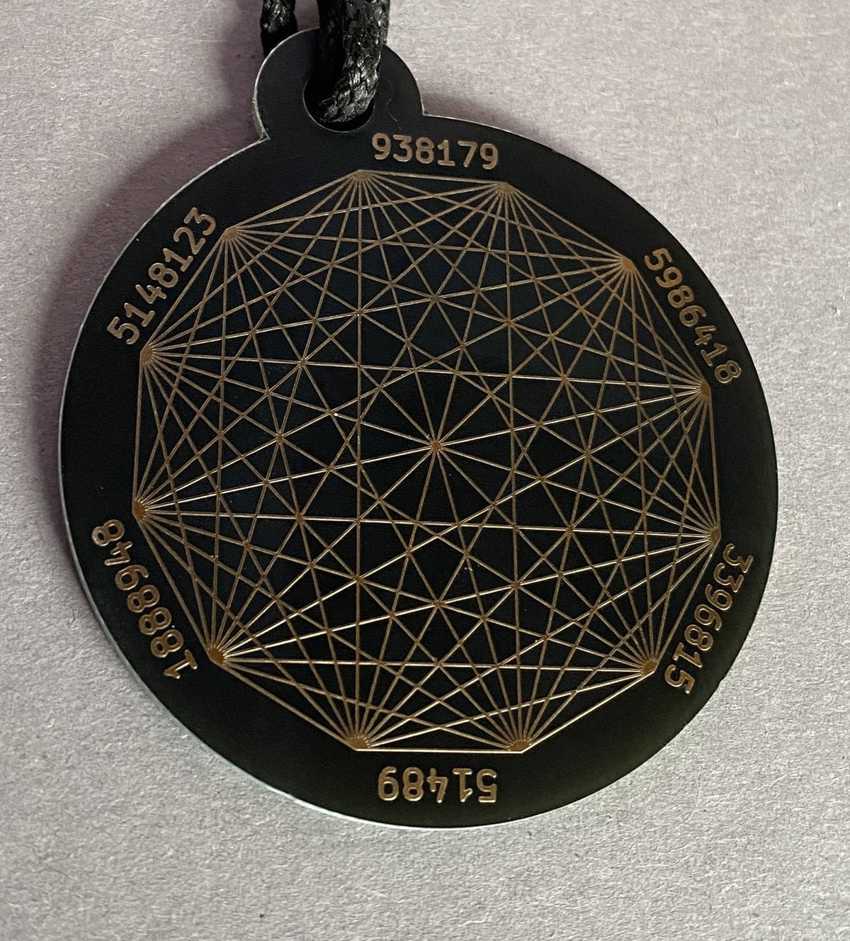 Amulett – Disc ca. 48x58 mm – Lakhovsky MWO + Dodecagram – 58 mm / goldlegiert / schwarz – Produktansicht 1
