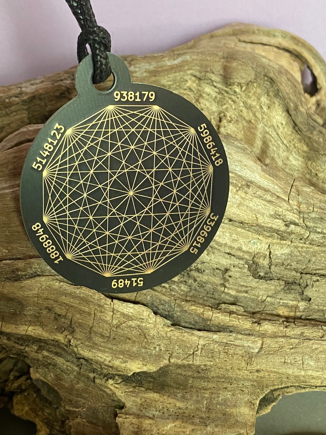 Amulett – Disc ca. 48x58 mm – Lakhovsky MWO + Dodecagram – 58 mm / goldlegiert / schwarz – Produktansicht 1