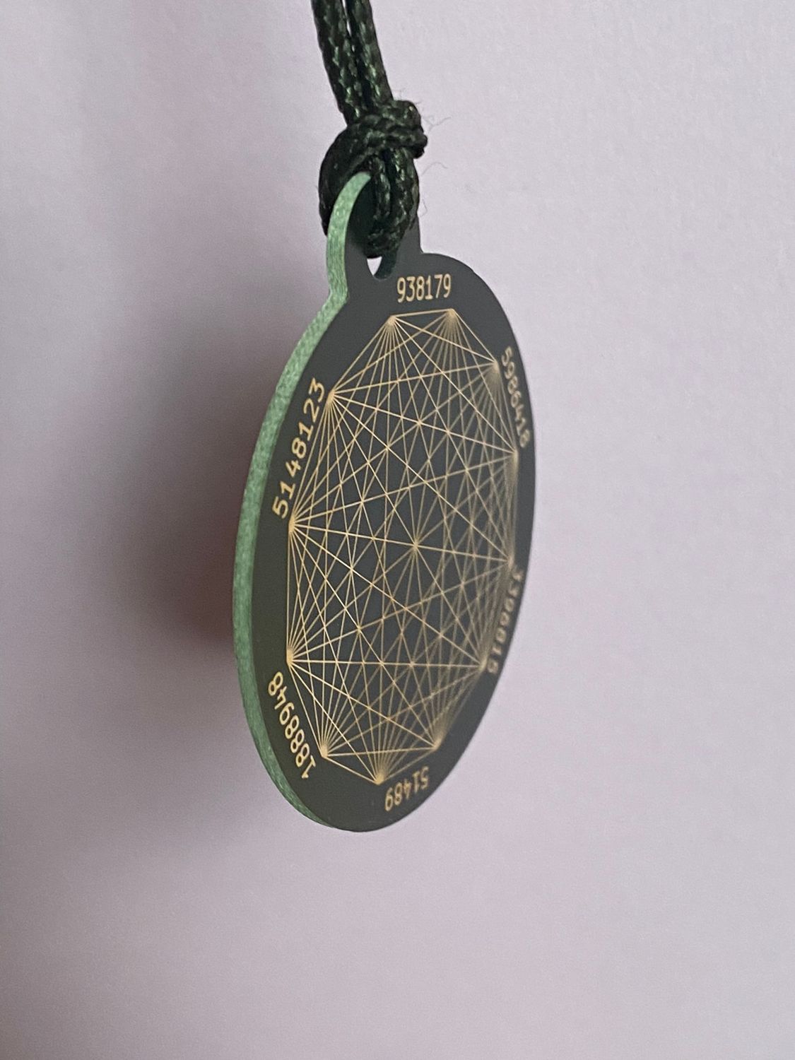 Amulett – Disc ca. 48x58 mm – Lakhovsky MWO + Dodecagram – 58 mm / goldlegiert / schwarz – Produktansicht 1