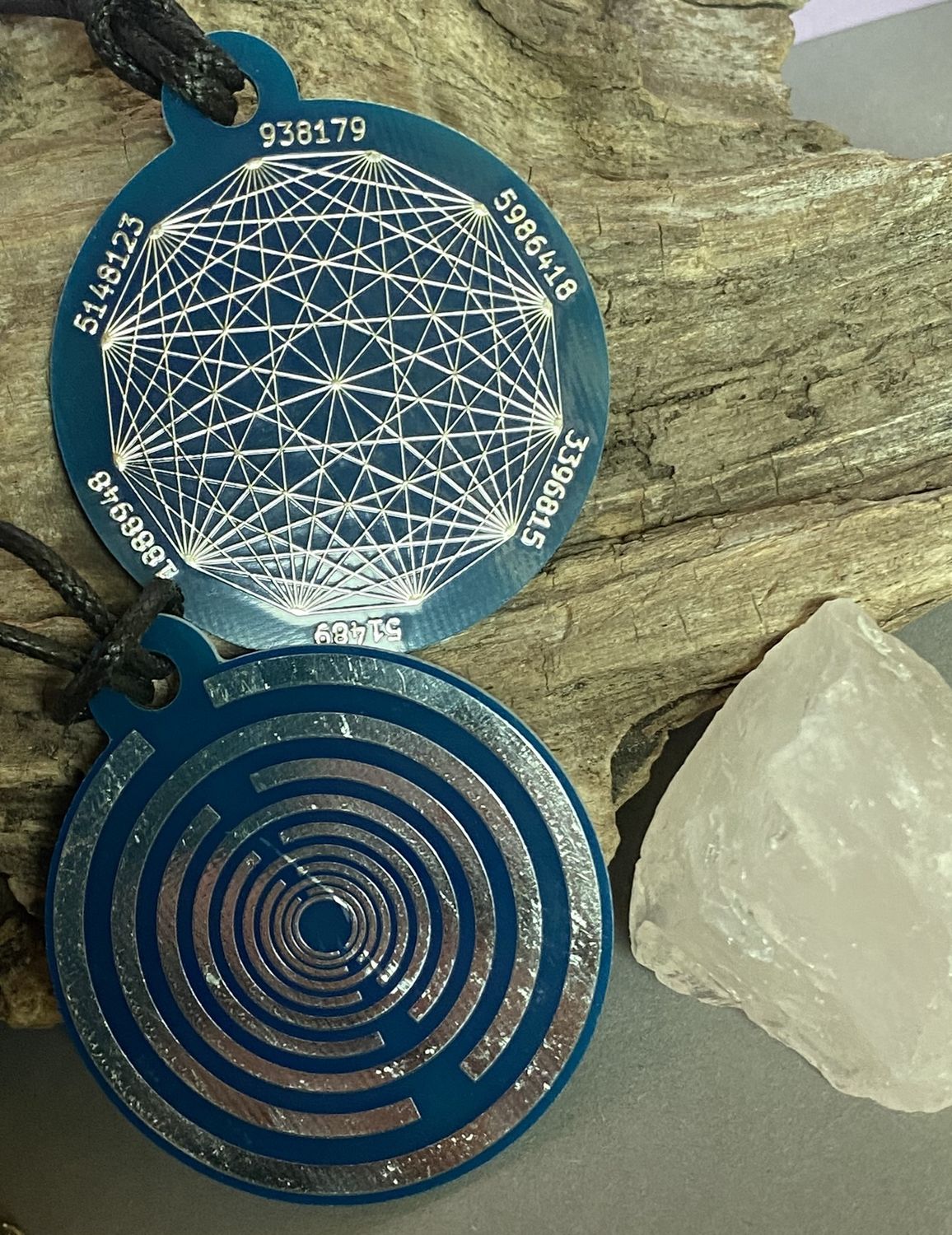 Amulett – Disc ca. 48x58 mm – Lakhovsky MWO + Dodecagram – 58 mm / zinnlegiert / blau – Produktansicht 1
