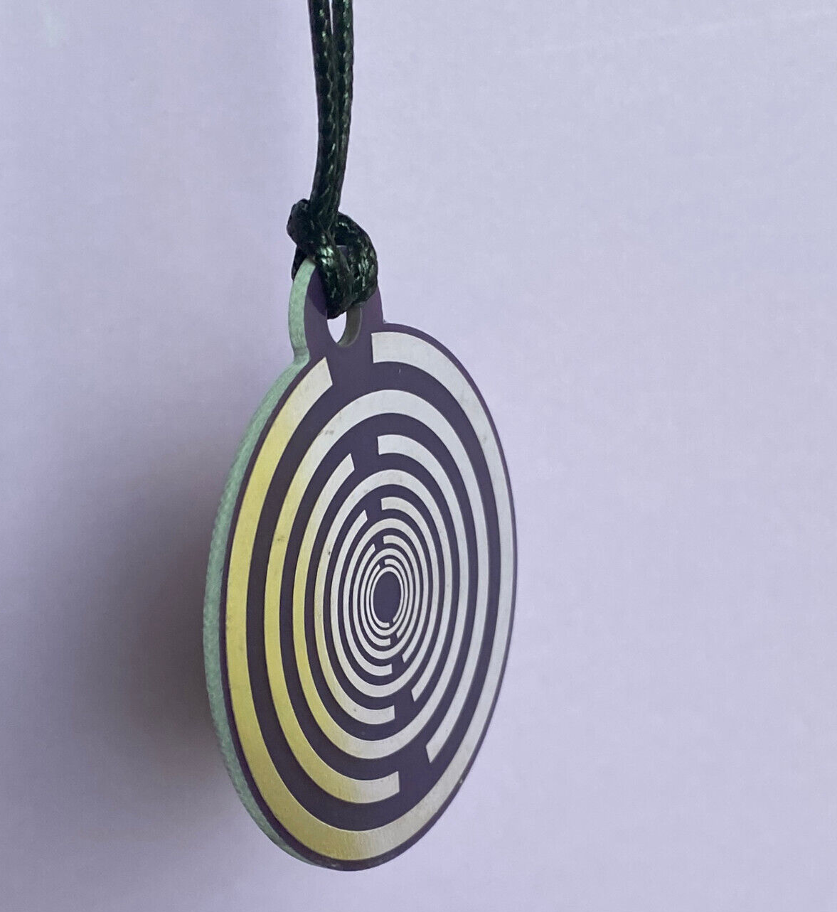 Amulett – Disc ca. 48x58 mm – Lakhovsky MWO + Dodecagram – 58 mm / zinnlegiert / lila – Produktansicht 1