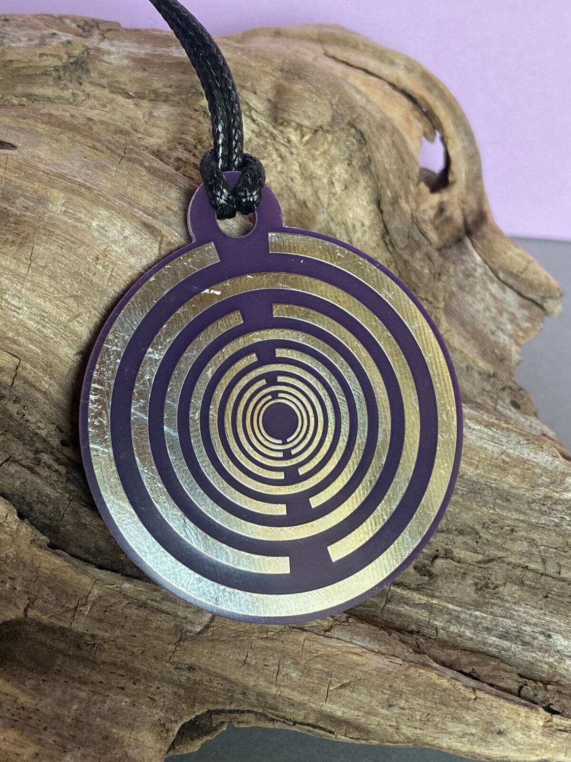 Amulett – Disc ca. 48x58 mm – Lakhovsky MWO + Dodecagram – 58 mm / zinnlegiert / lila – Produktansicht 1
