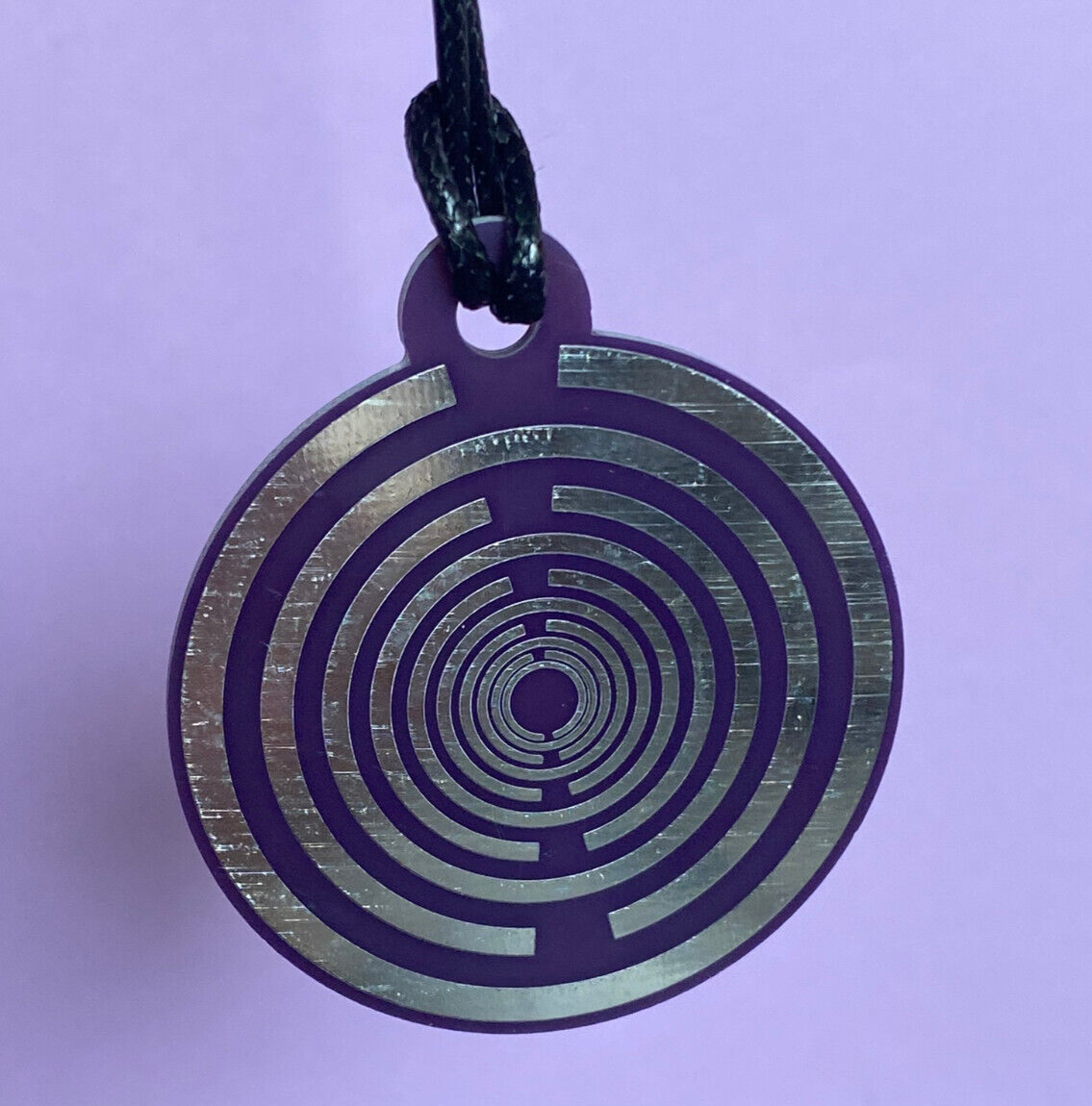 Amulett – Disc ca. 48x58 mm – Lakhovsky MWO + Dodecagram – 58 mm / zinnlegiert / lila – Produktansicht 1