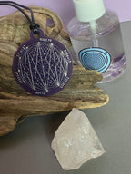 Amulett – Disc ca. 48x58 mm – Lakhovsky MWO + Dodecagram – 58 mm / zinnlegiert / lila – Produktansicht 1