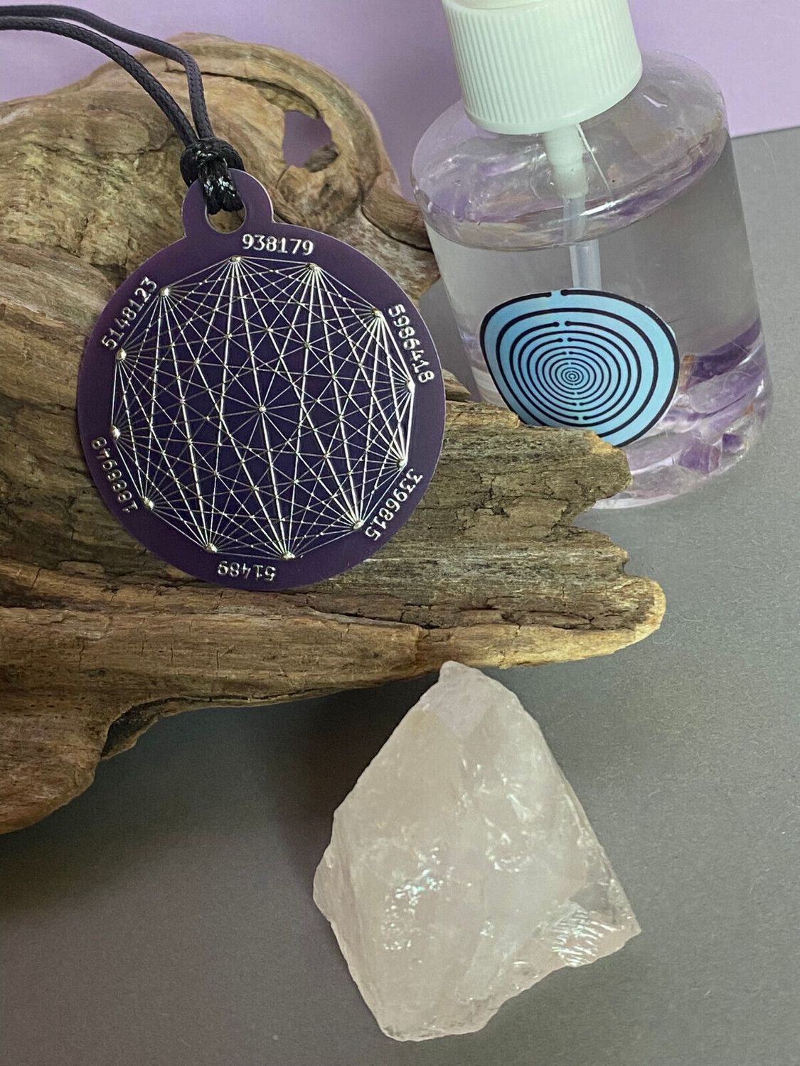 Amulett – Disc ca. 48x58 mm – Lakhovsky MWO + Dodecagram – 58 mm / zinnlegiert / lila – Produktansicht 1