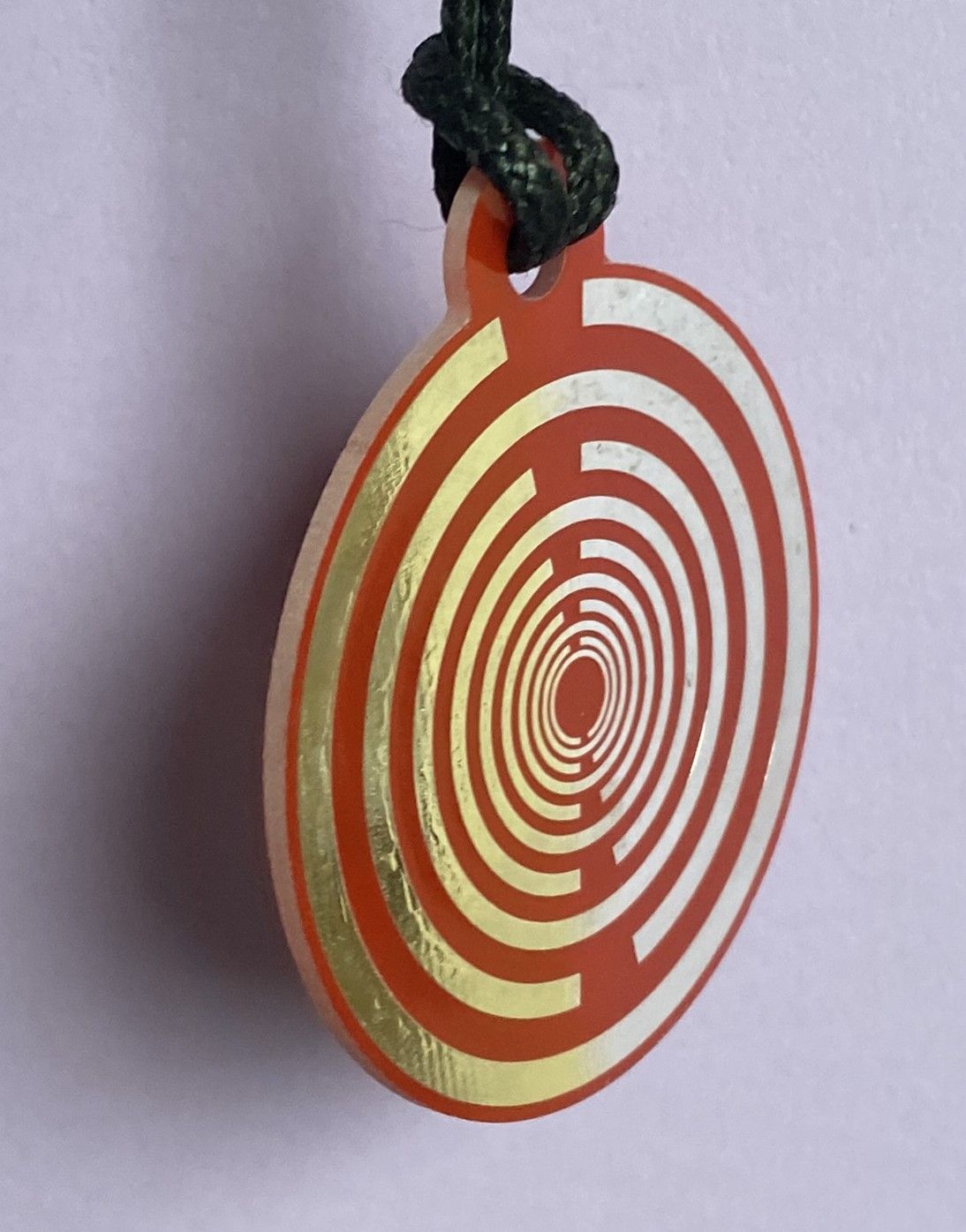 Amulett – Disc ca. 48x58 mm – Lakhovsky MWO + Dodecagram – 58 mm / zinnlegiert / rot – Produktansicht 1