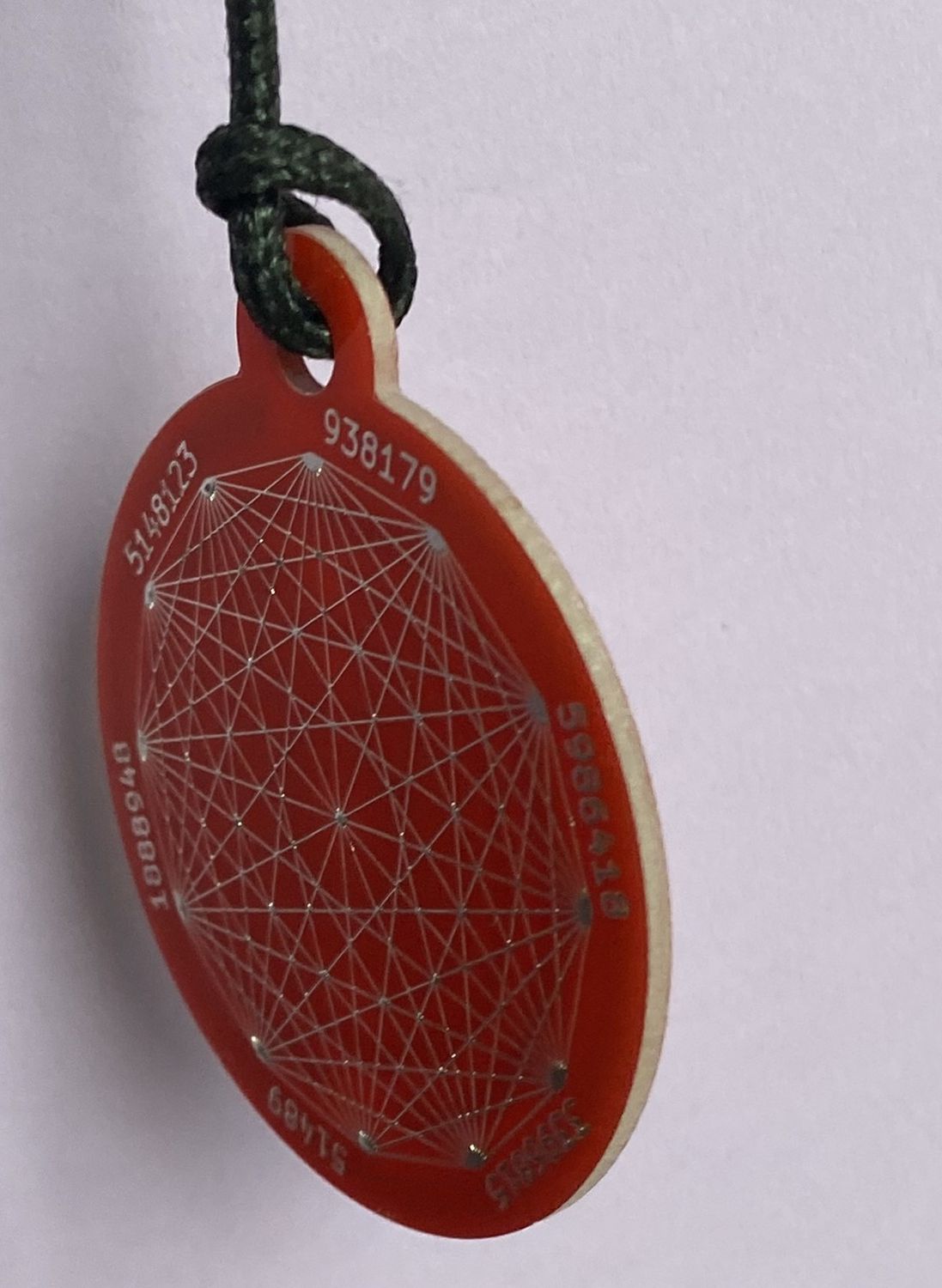 Amulett – Disc ca. 48x58 mm – Lakhovsky MWO + Dodecagram – 58 mm / zinnlegiert / rot – Produktansicht 1