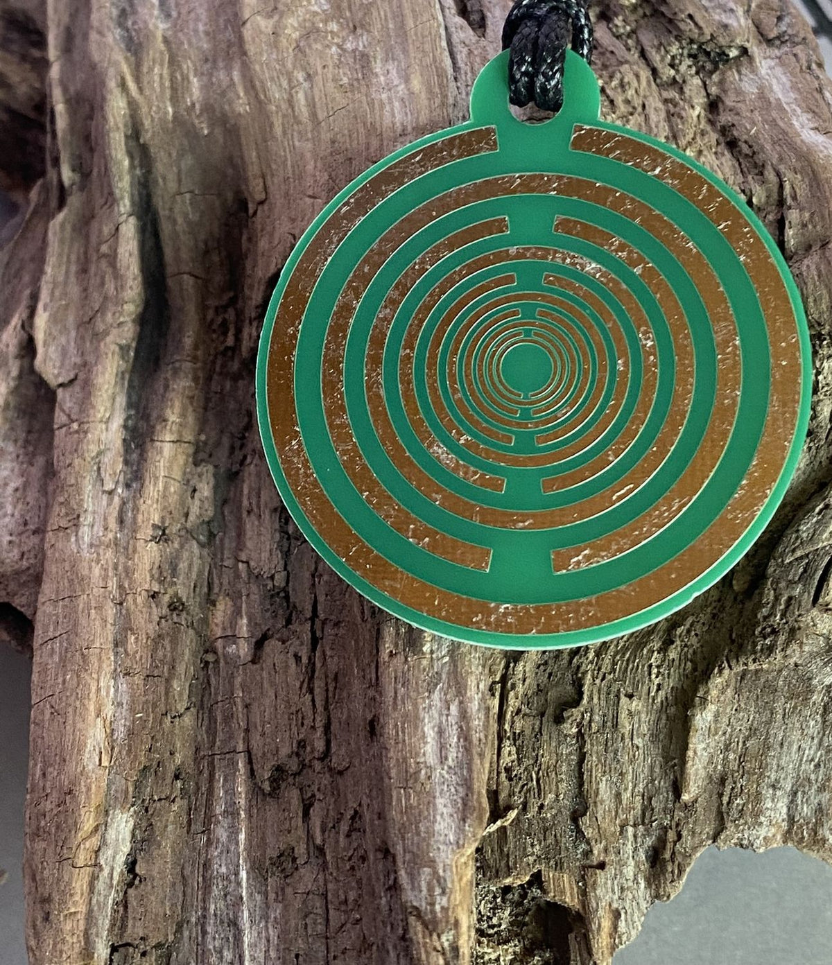 Amulett – Disc ca. 48x58 mm – Lakhovsky MWO + Dodecagram – 58 mm / zinnlegiert / grün – Produktansicht 1