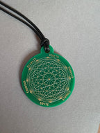 Amulett – Disc ca. 48x58 mm – Lakhovsky MWO + Dodecagram – 58 mm / zinnlegiert / grün – Produktansicht 1