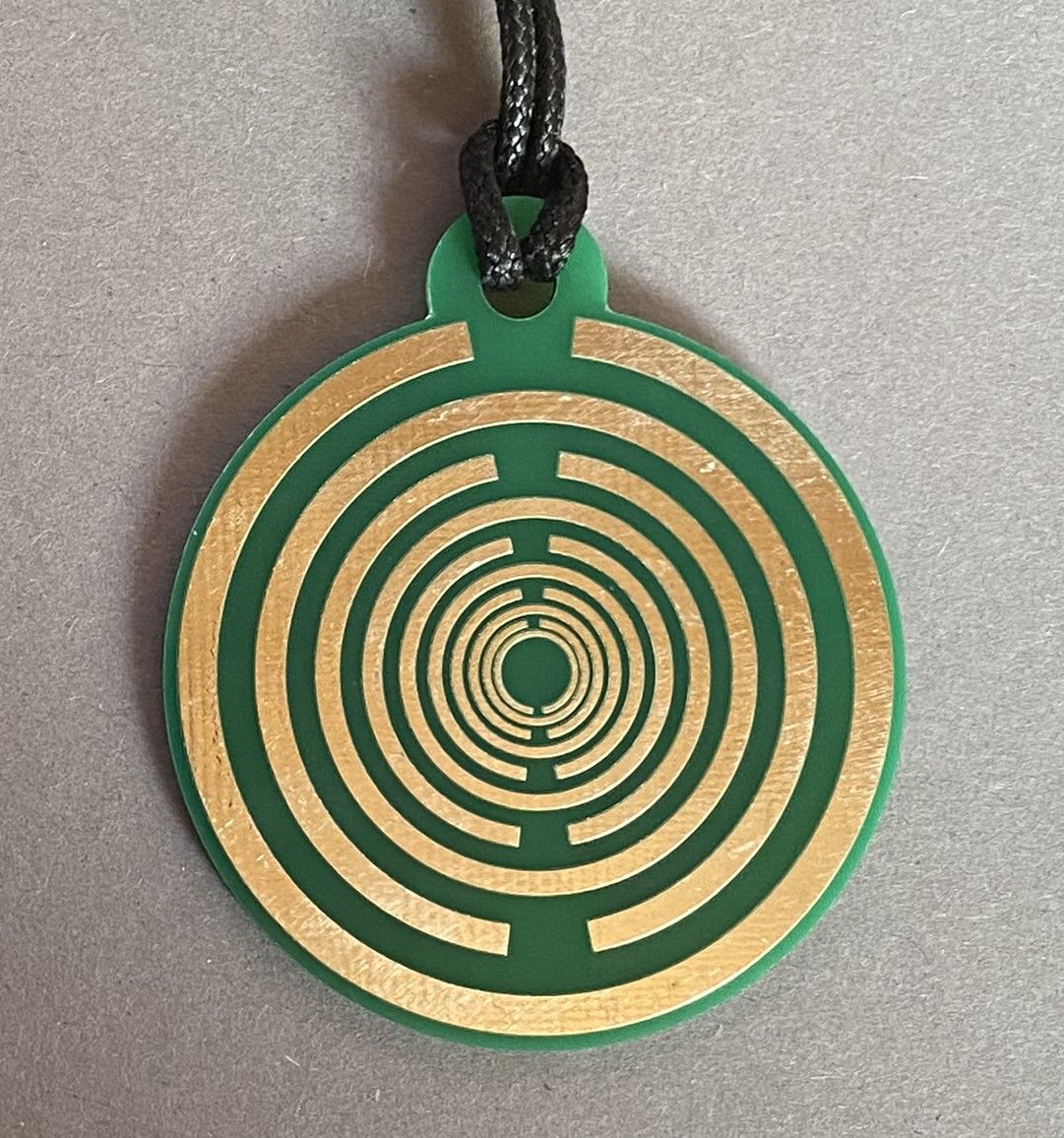 Amulett – Disc ca. 48x58 mm – Lakhovsky MWO + Dodecagram – 58 mm / zinnlegiert / grün – Produktansicht 1