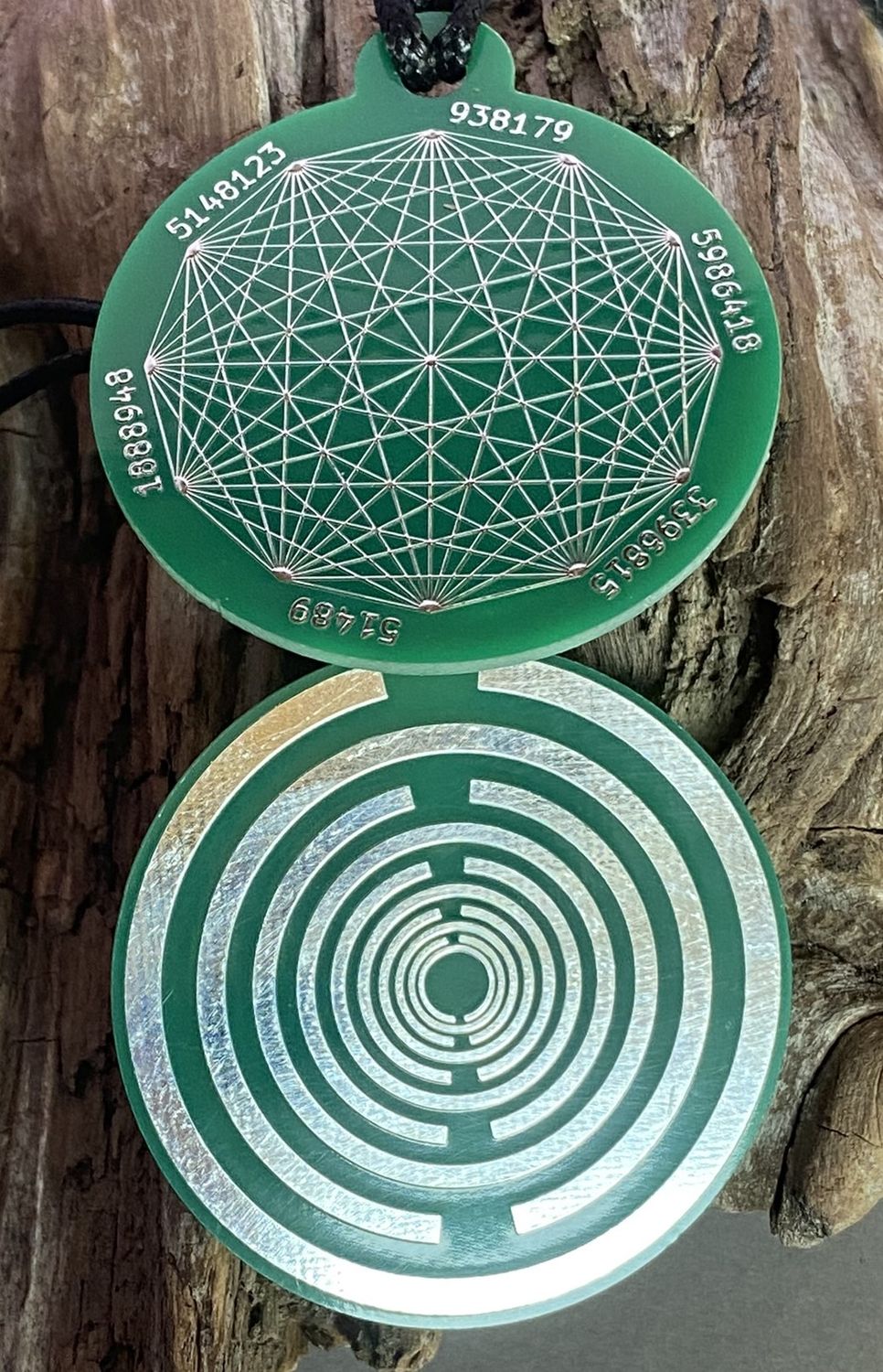 Amulett – Disc ca. 48x58 mm – Lakhovsky MWO + Dodecagram – 58 mm / zinnlegiert / grün – Produktansicht 1