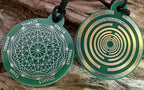 Amulett – Disc ca. 48x58 mm – Lakhovsky MWO + Dodecagram – 58 mm / zinnlegiert / grün – Produktansicht 1